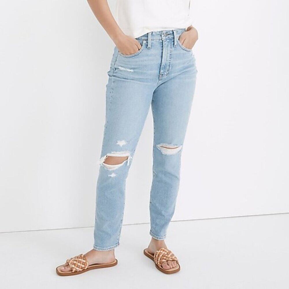 Madewell The Curvy Mom Jean in Lowden Wash: Ripped Edition Size 24